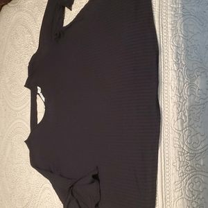 Top flare sleeves 18" armpit to armpit length 28.5.